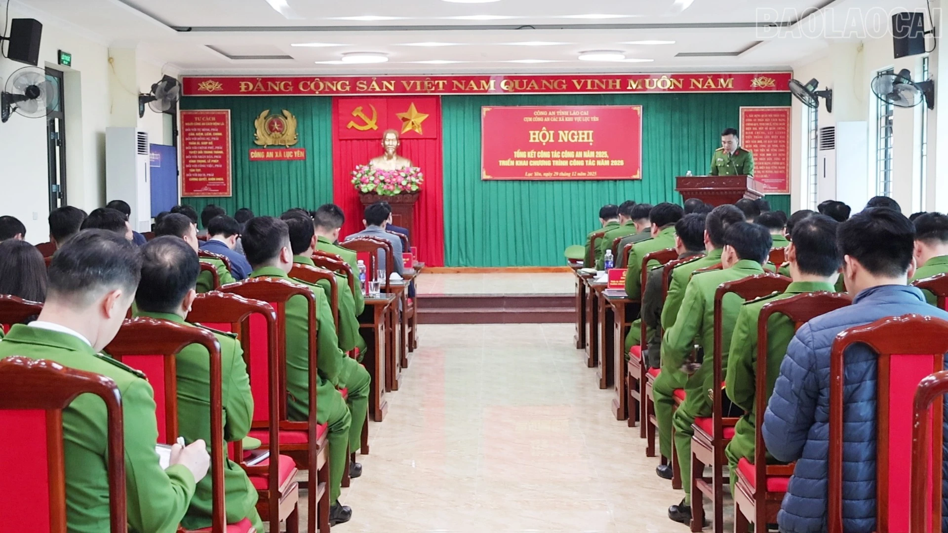 baolaocai-tr_quang-canh-hoi-nghi-1364.jpg