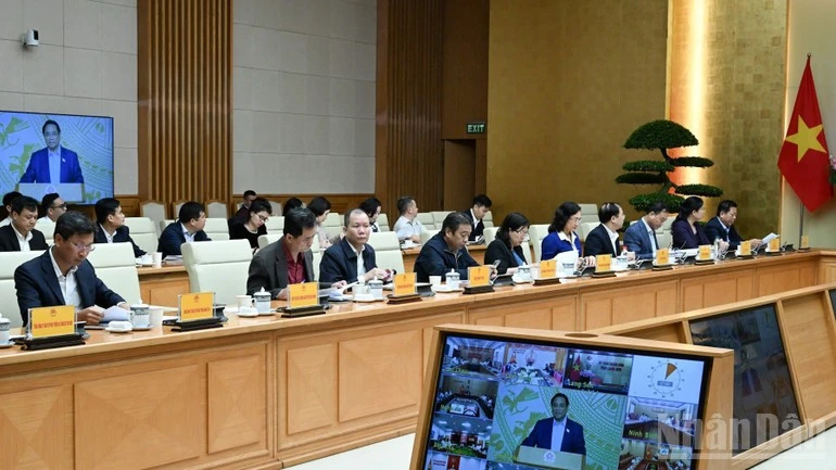 Lãnh đạo các bộ, ngành, đại biểu tham dự phiên họp.