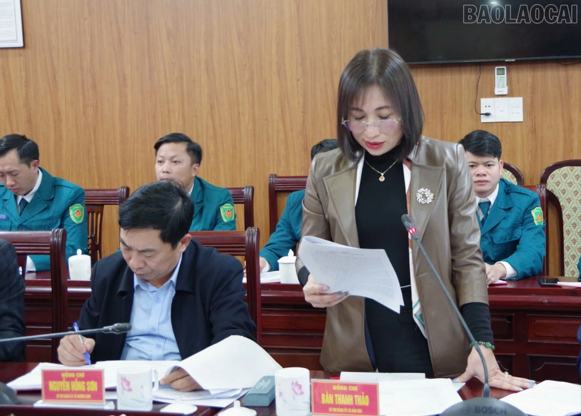 baolaocai-tr_6-dong-chi-ban-thi-thanh-thao-bi-thu-dang-uy-xa-ban-xeo-phat-bieu-tai-hoi-nghi-963.jpg