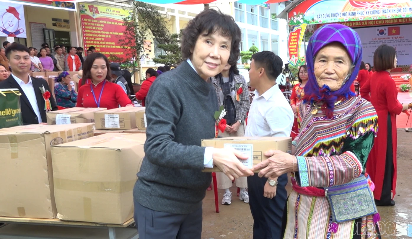 baolaocai-br_title-0400-03-10-16still058-copy.png