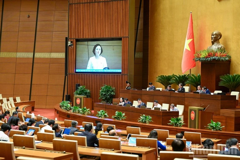 Quang cảnh phiên thảo luận của Quốc hội, chiều 20/10/2025.