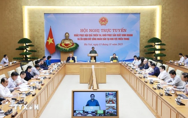 Thủ tướng Phạm Minh Chính chủ trì hội nghị khắc phục hậu quả thiên tai khu vực miền Trung.