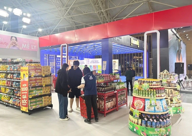 Hội chợ là dịp để quảng bá các sản phẩm, dịch vụ của Việt Nam.