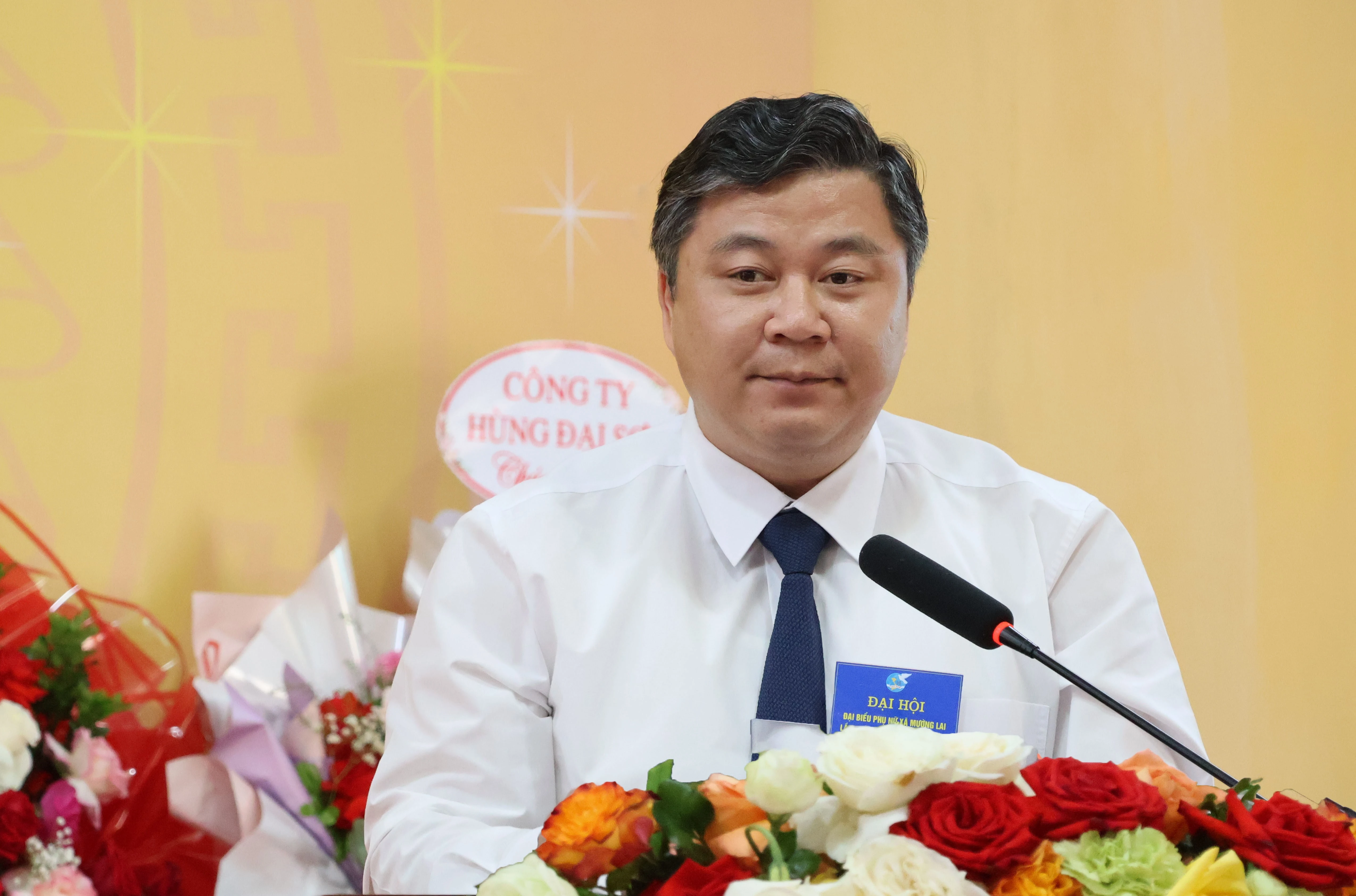 Lãnh đạo xã Mường Lai phát biểu tại đại hội.
