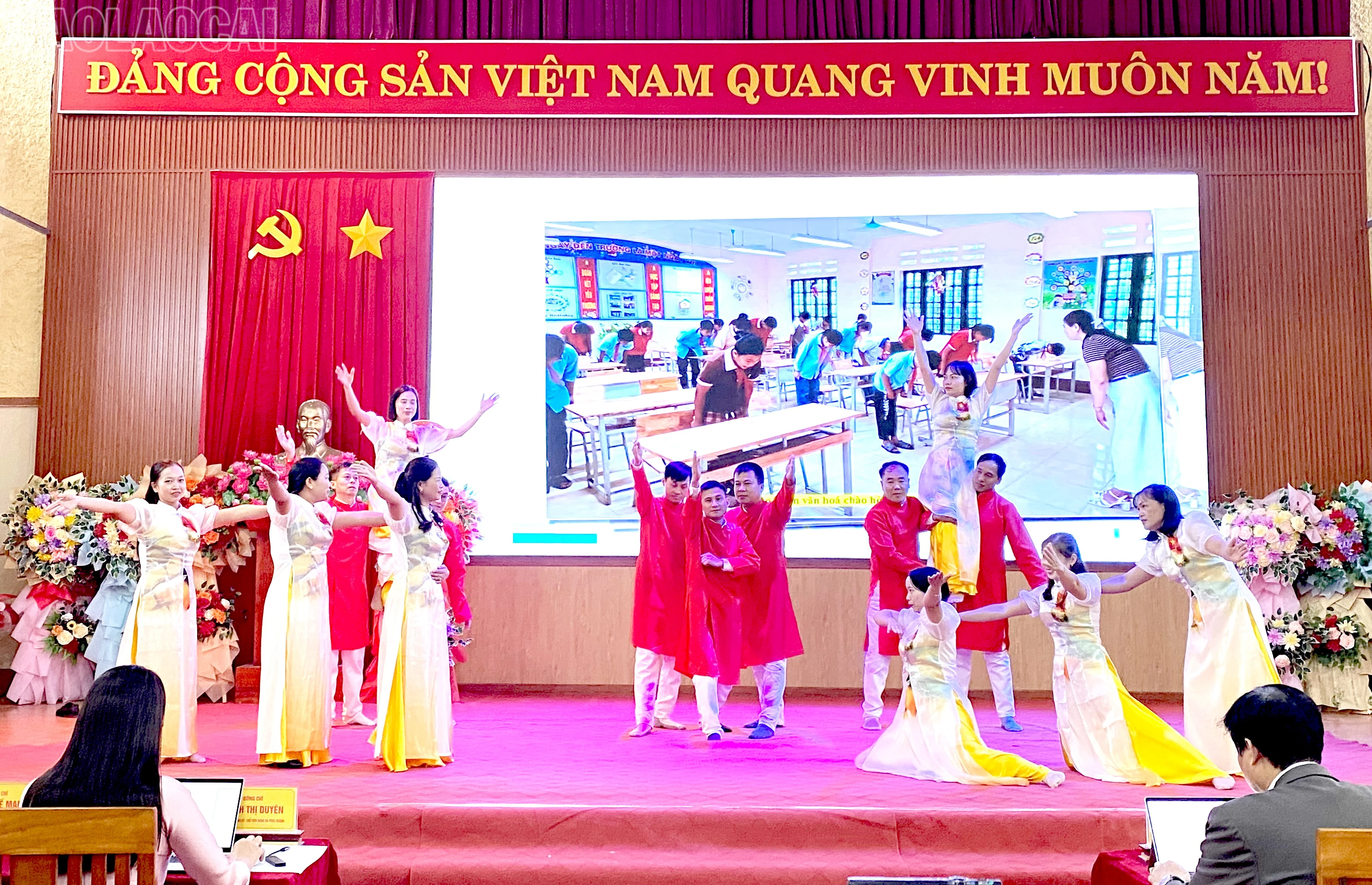 baolaocai-tl_cac-tiet-muc-van-nghe-chao-mung.jpg
