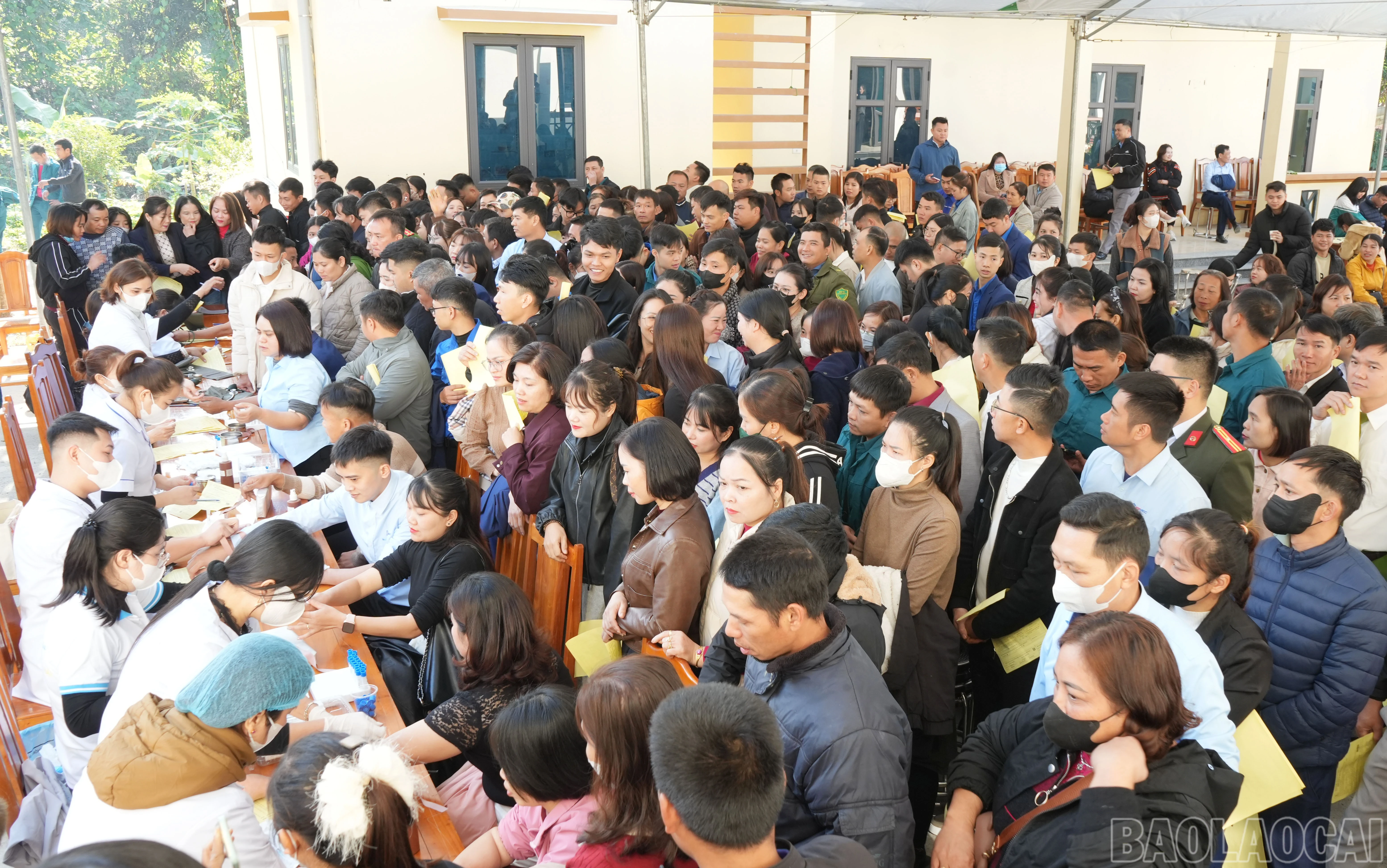 baolaocai-br_gan-600-nguoi-tinh-nguyen-hien-mau.jpg