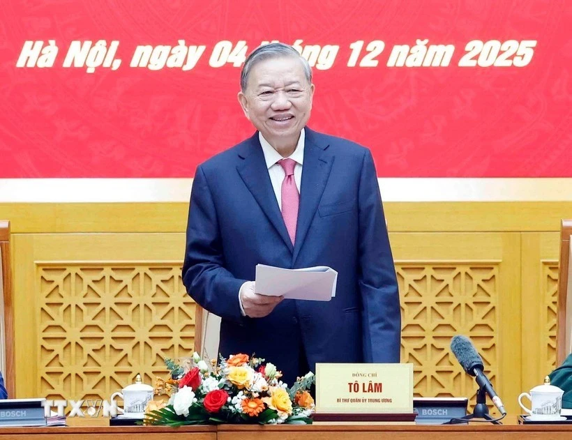 ttxvn-0412-tong-bi-thu-quan-uy-t.jpg