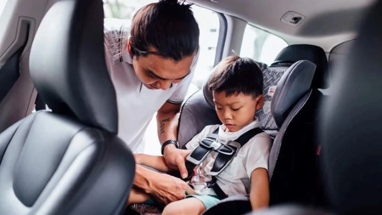 Tiêu chuẩn Việt Nam hiện nay (dưới 10 tuổi và dưới 1,35m) được đánh giá là mức trung bình tiên tiến thế giới đang áp dụng, phù hợp và có tính thực tiễn cao.