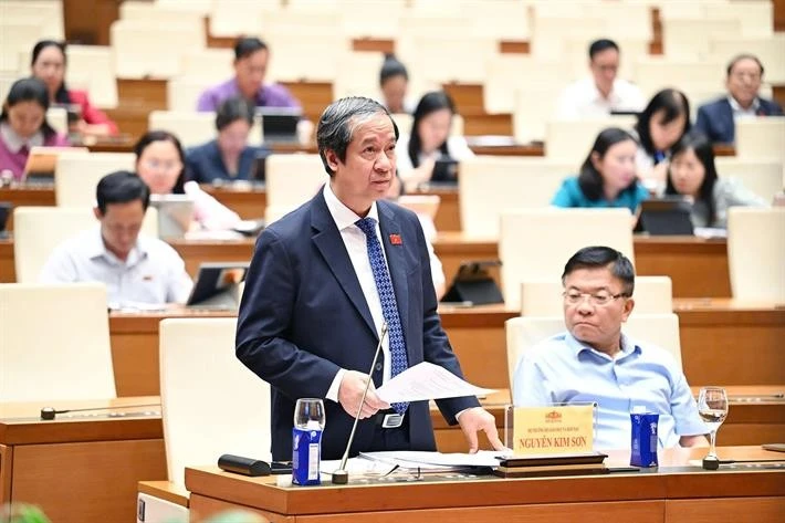 Bộ trưởng Bộ Giáo dục và Đào tạo Nguyễn Kim Sơn giải đáp những vấn đề ĐBQH nêu trong Hội nghị đại biểu Quốc hội chuyên trách, diễn ra vào tháng 9/2025, về 3 dự án Luật được trình lần đầu vào ngày mai.