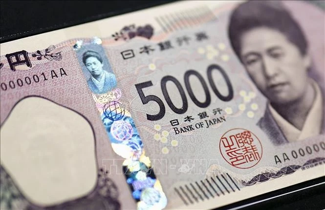 Đồng tiền mệnh giá 5.000 yen của Nhật Bản.