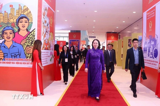 Các đại biểu đến dự đại hội.