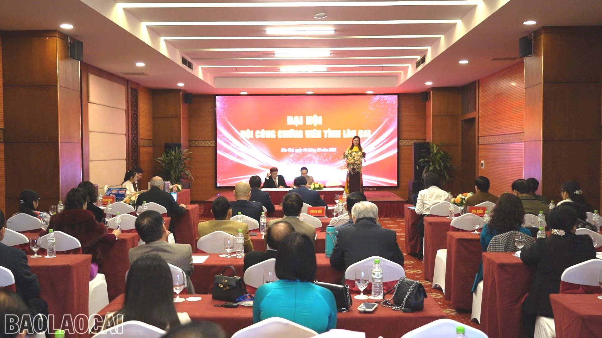 bl-quang-canh-dai-hoi-cong-chung.jpg