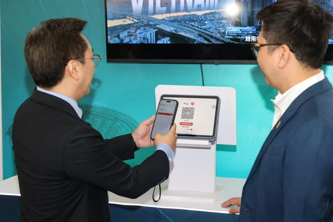 Trong giai đoạn đầu triển khai, du khách Trung Quốc có thể quét mã VIETQRGlobal để thanh toán tại các điểm chấp nhận thanh toán, gồm các trung tâm thương mại, khu mua sắm, điểm du lịch, nhà hàng và cửa hàng bán lẻ tại Việt Nam.