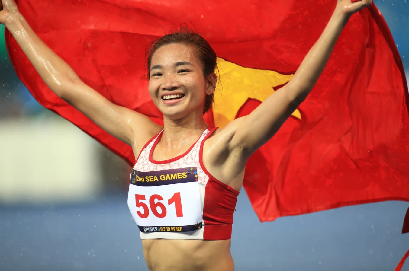 Giới hâm mộ yêu mến Nguyễn Thị Oanh không chỉ bởi tài năng mà còn bởi cá tính thân thiện, sự hoà đồng và nỗ lực không mệt mỏi trước khó khăn. Điền kinh là môn khắc nghiệt đòi hỏi VĐV phải có ý chí bền bỉ, tinh thần mạnh mẽ.
