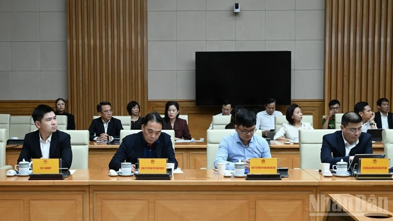 Đại diện lãnh đạo các cơ quan, tập đoàn, doanh nghiệp tham dự cuộc làm việc.