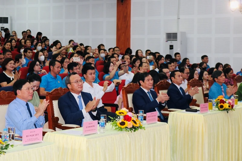 Các đại biểu tham dự Lễ phát động Cuộc thi.