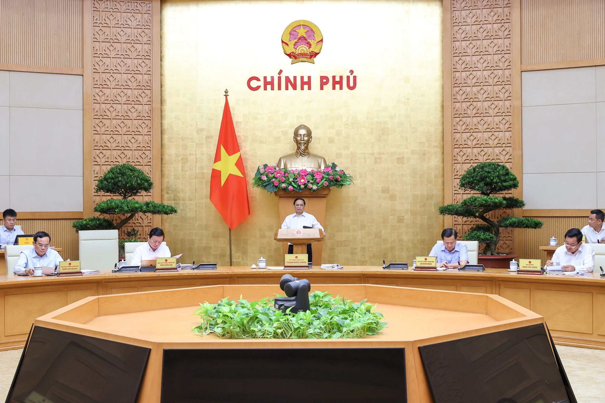chính phủ.jpg