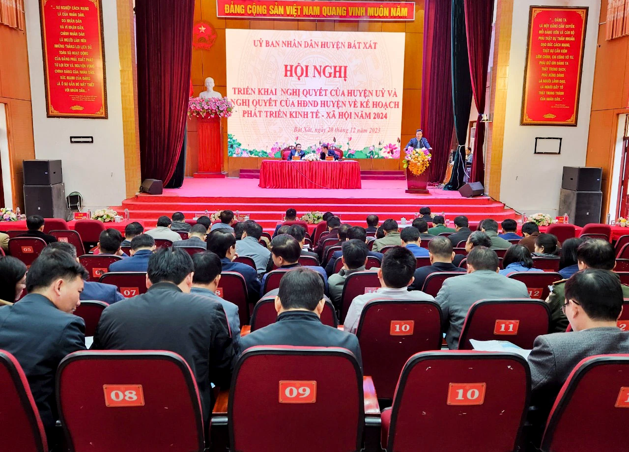 quang-canh-hoi-nghi-2411.jpg