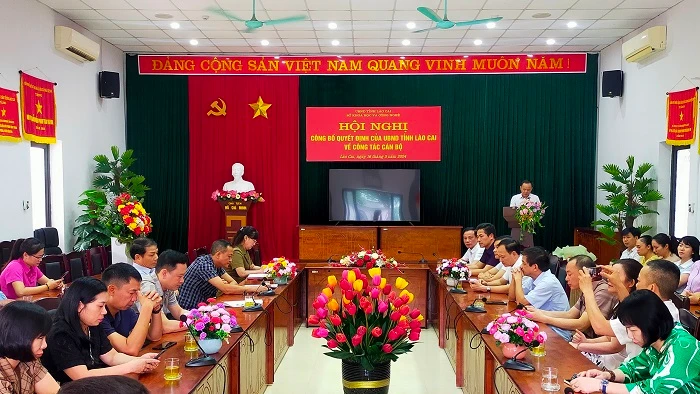 Ông Nguyễn Minh Tuấn phát biểu nhận nhiệm vụ.