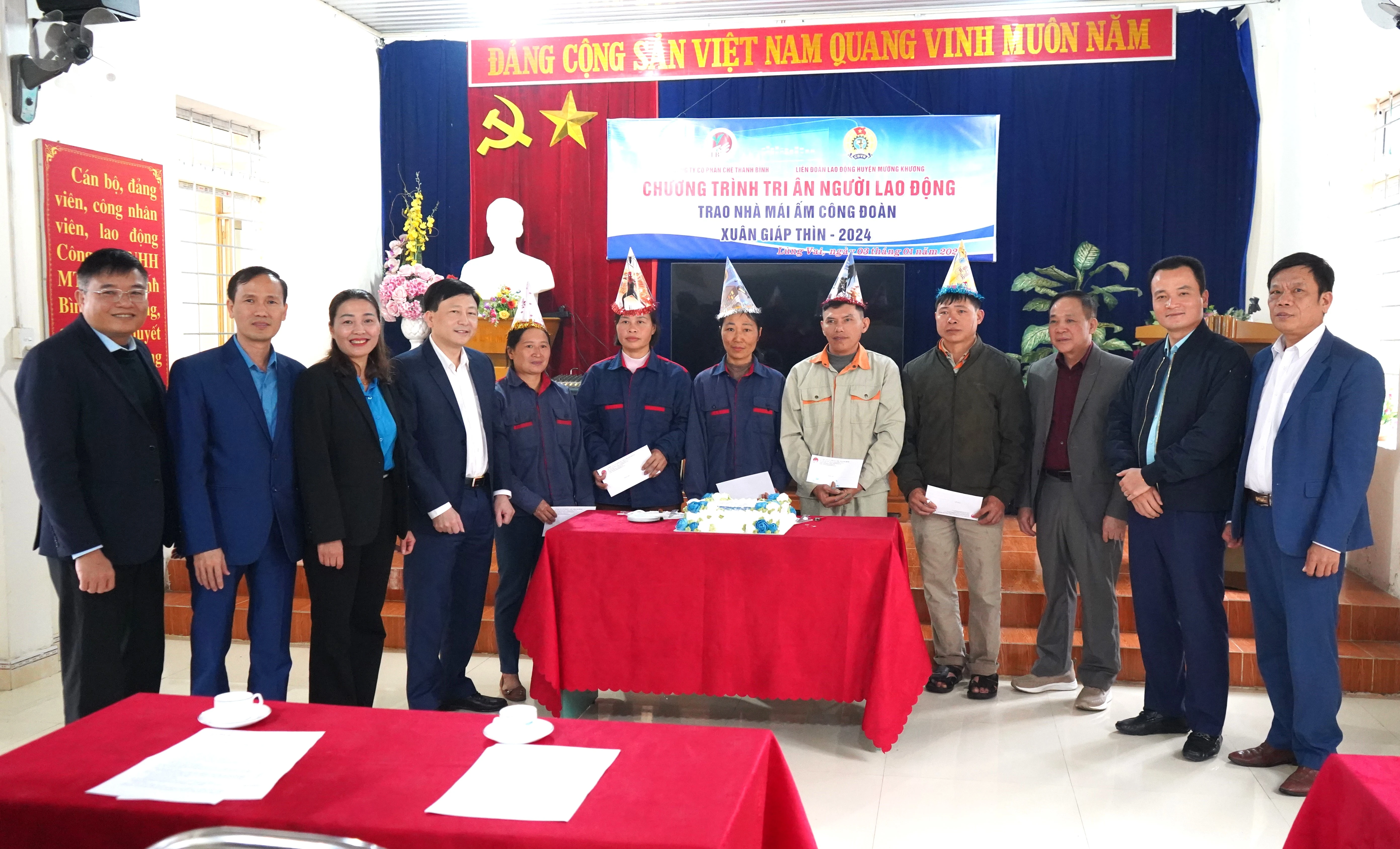 to-chuc-sinh-nhat-cho-5-cong-nhan-lao-dong-cua-cong-ty-co-phan-che-thanh-binh-295.jpg