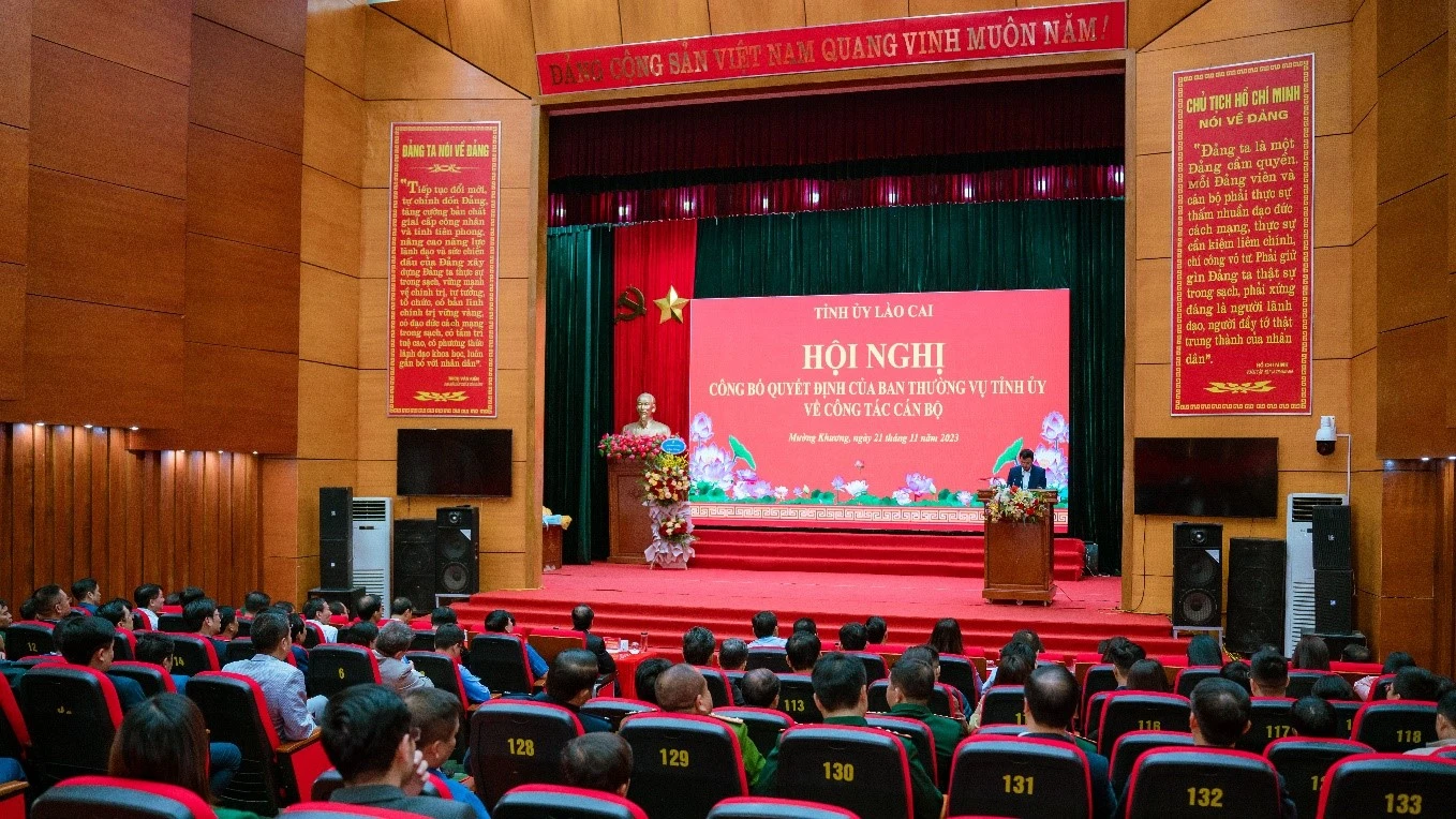 cán bộ 1.jpg