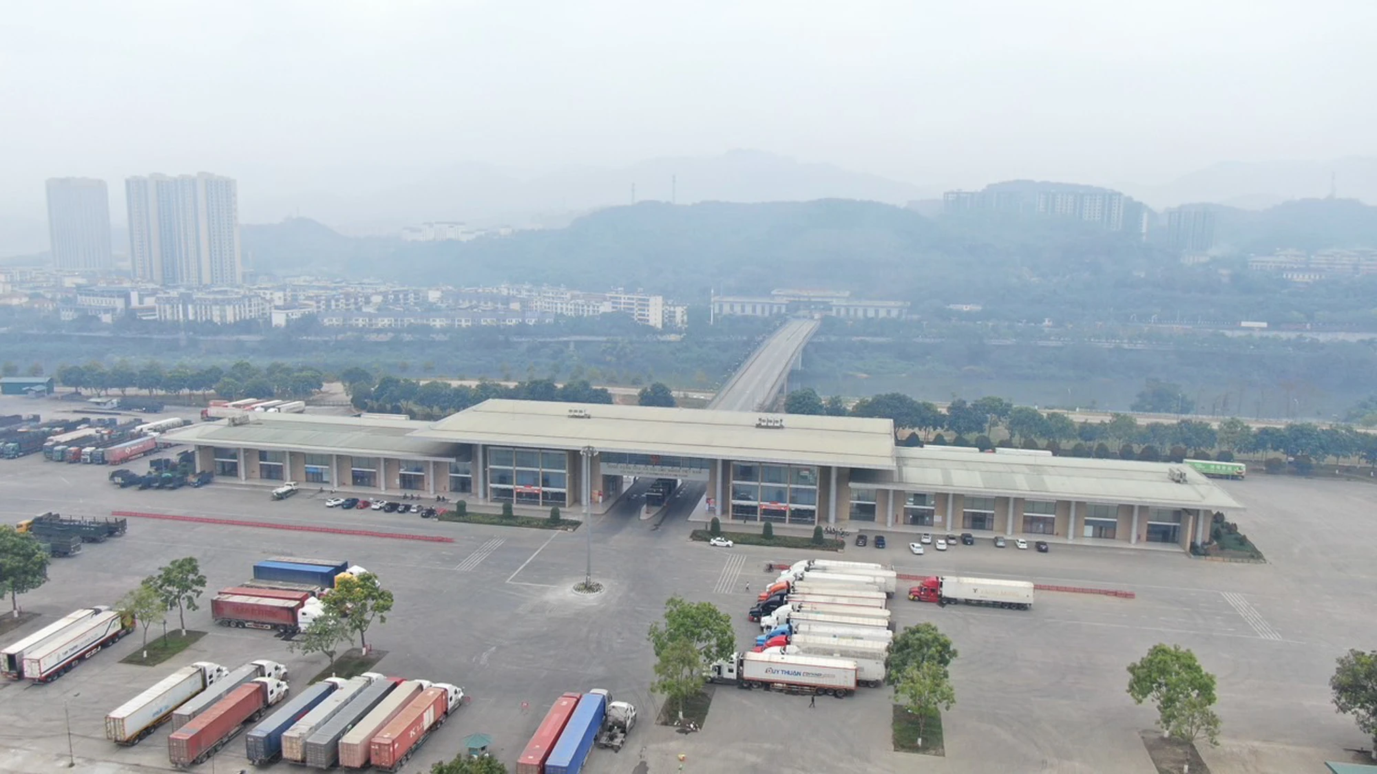 cửa khẩu.JPG