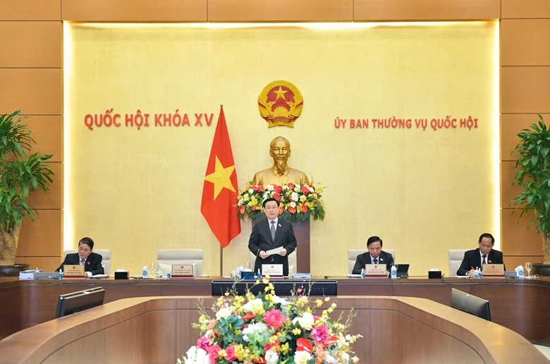 Chủ tịch Quốc hội Vương Đình Huệ phát biểu khai mạc phiên họp