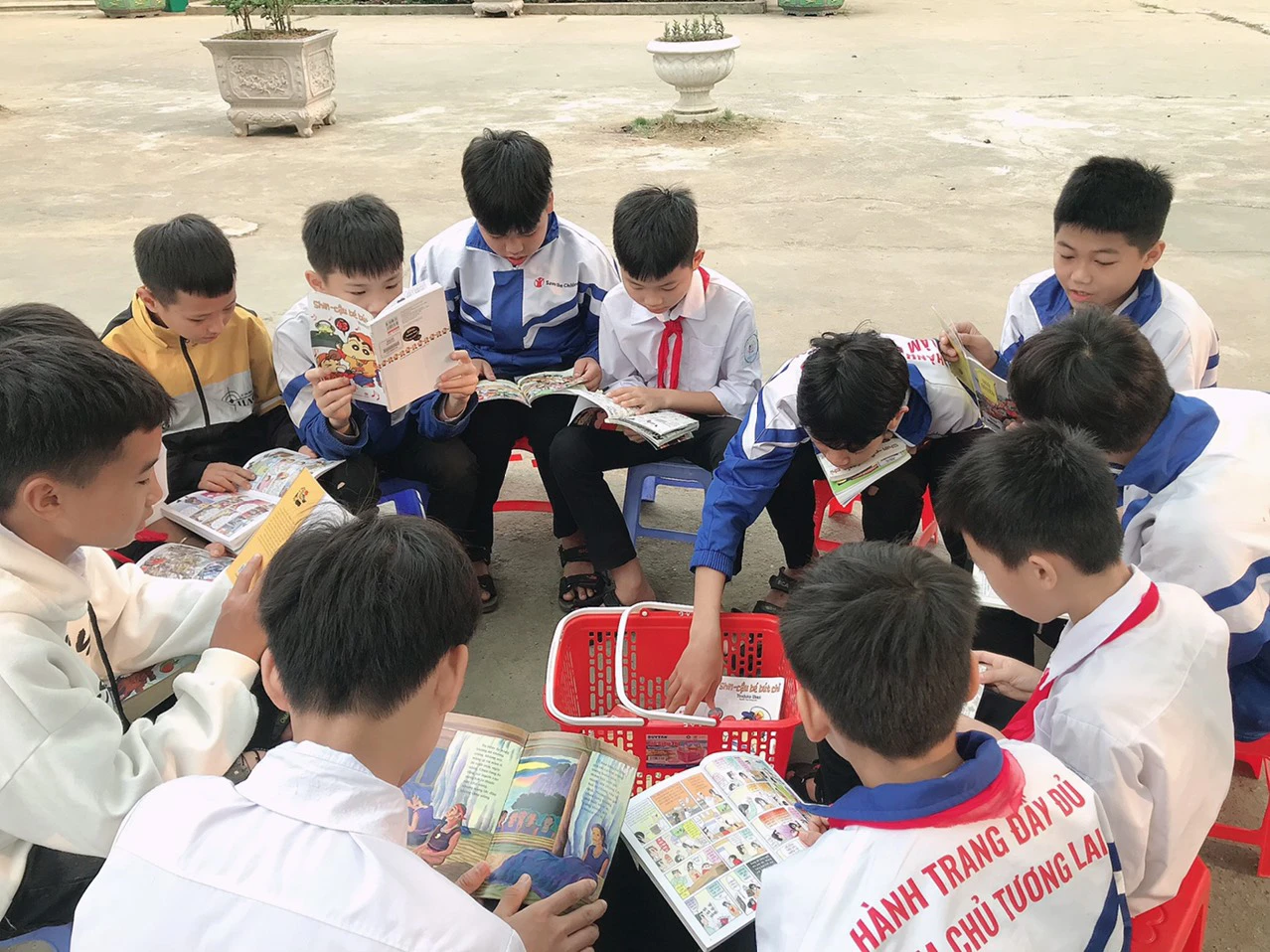 Đọc sách 3.jpg