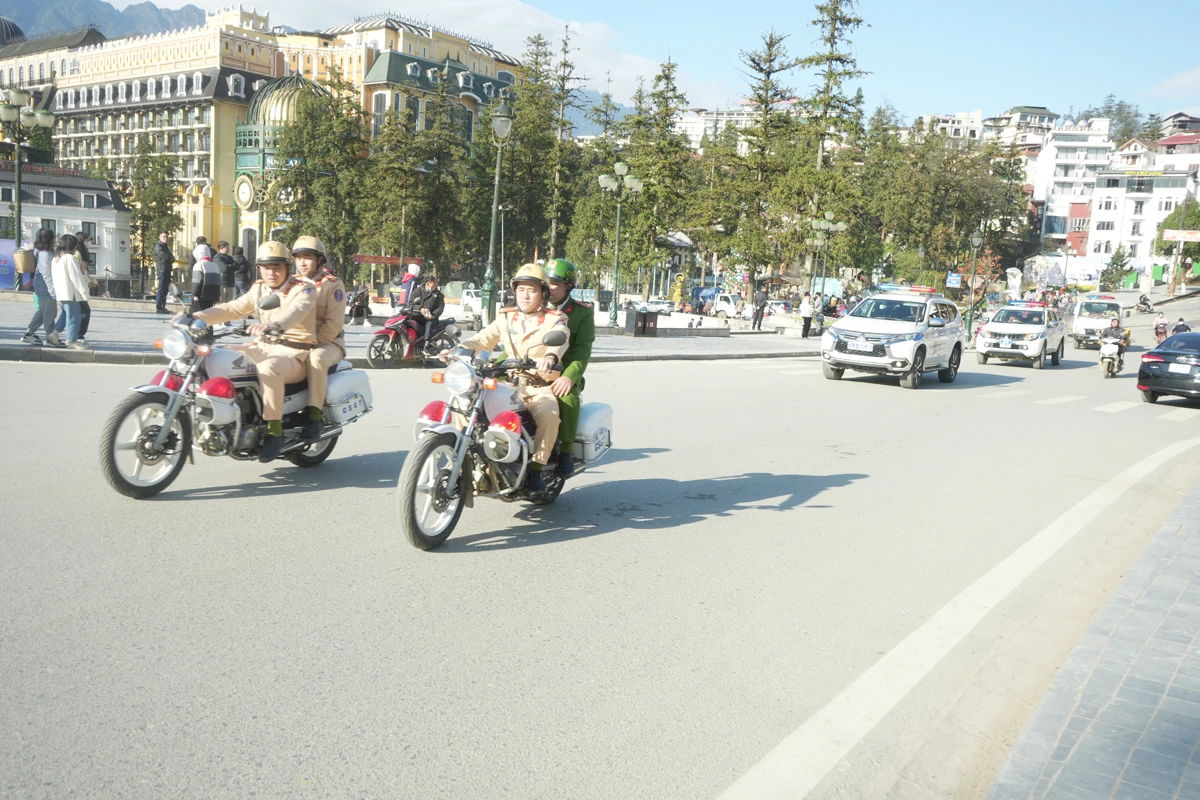 ra quân 1.jpg