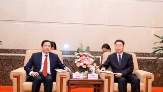 Bí thư Tỉnh ủy Lào Cai Dương Quốc Huy thăm và làm việc với lãnh đạo châu Hồng Hà