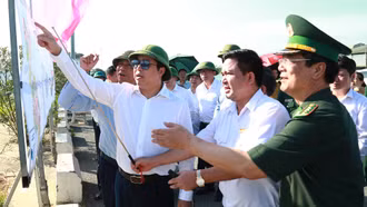 Thường trực Tỉnh ủy kiểm tra tiến độ một số công trình, dự án trọng điểm tại phường Lào Cai và Cam Đường