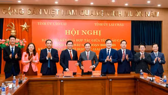 Lào Cai - Lai Châu: "Chung dãy Hoàng Liên - Chung niềm khát vọng"