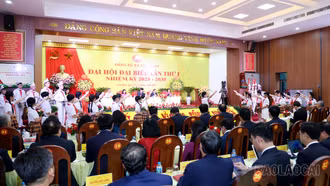 Đồng chí Trần Lưu Quang, Bí thư Trung ương Đảng, Trưởng Ban Chính sách, Chiến lược Trung ương dự và chỉ đạo Đại hội đại biểu Đảng bộ xã Yên Bình lần thứ I, nhiệm kỳ 2025 – 2030