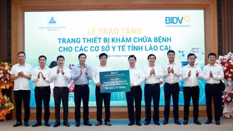 BIDV tổ chức chương trình an sinh xã hội và trao tặng quà tại xã Đông Cuông