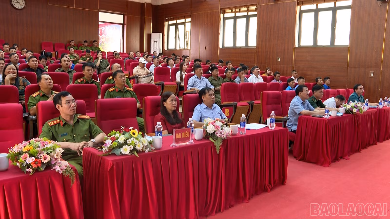 Đại biểu tham dự ngày hội.