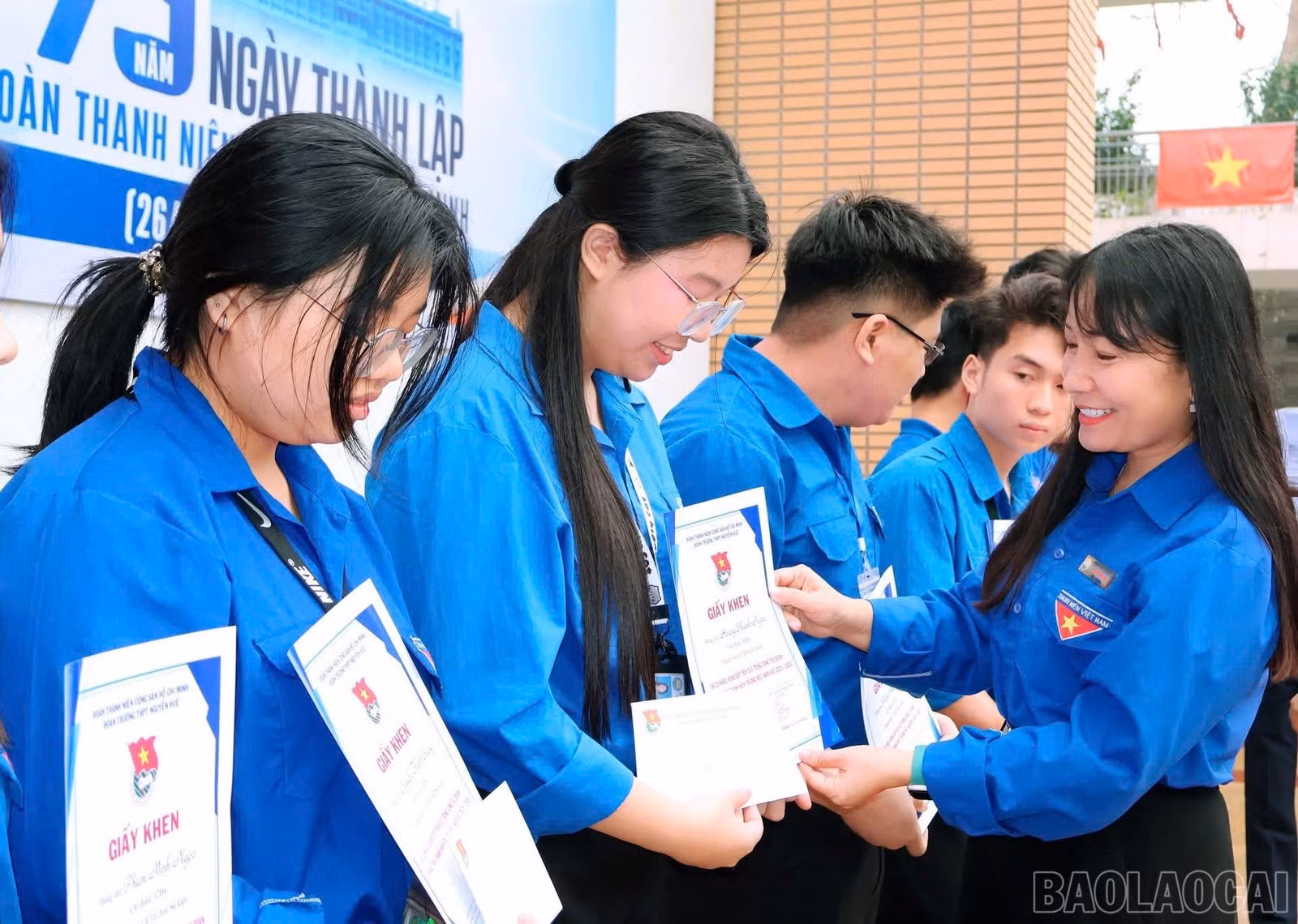 baolaocai-br_z7661480199892-6519606a52477869686a6124a197b987.jpg