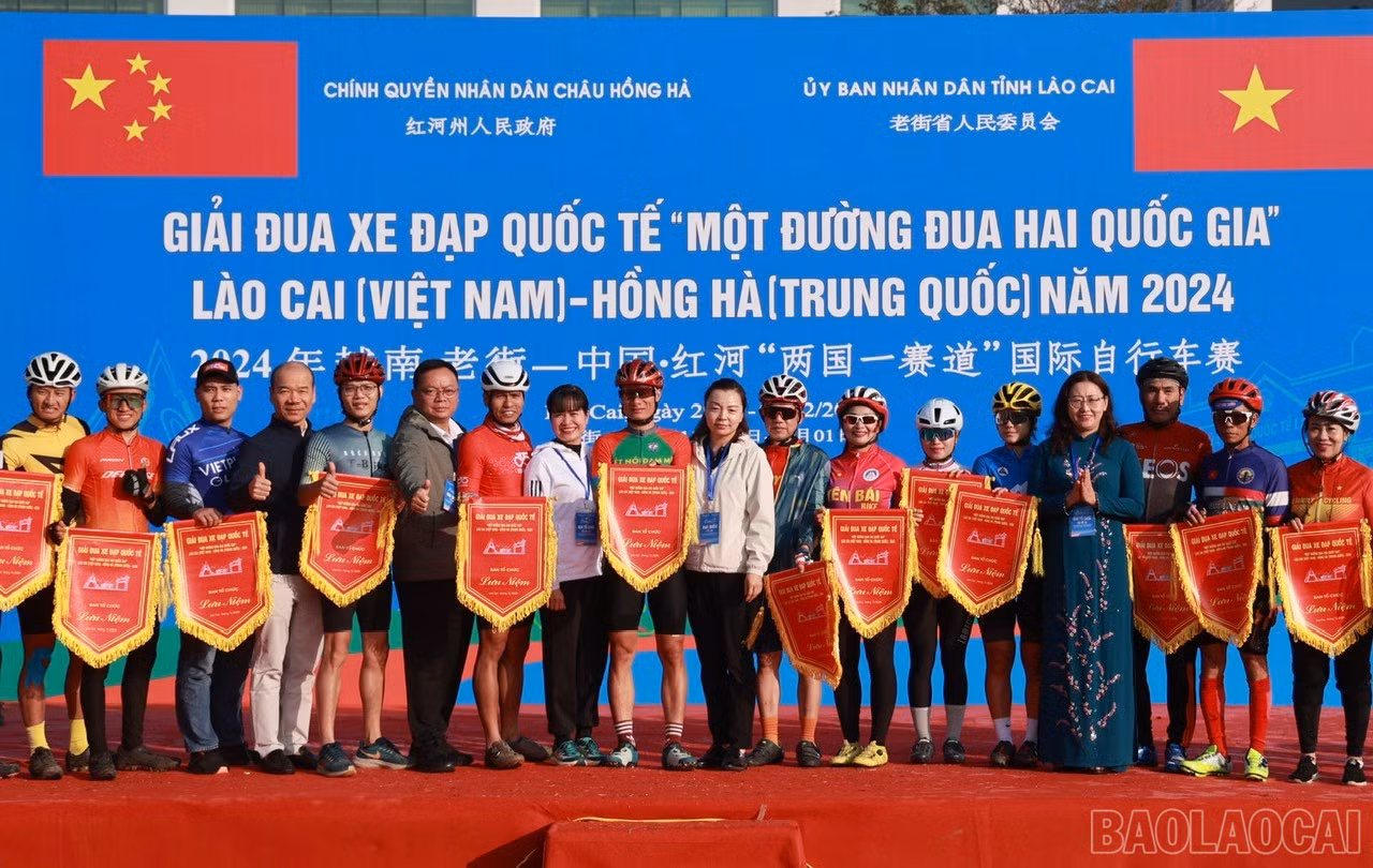 baolaocai-br_z6082993553979-5d5bafda3addf53eeb4b98e48ff8464e.jpg