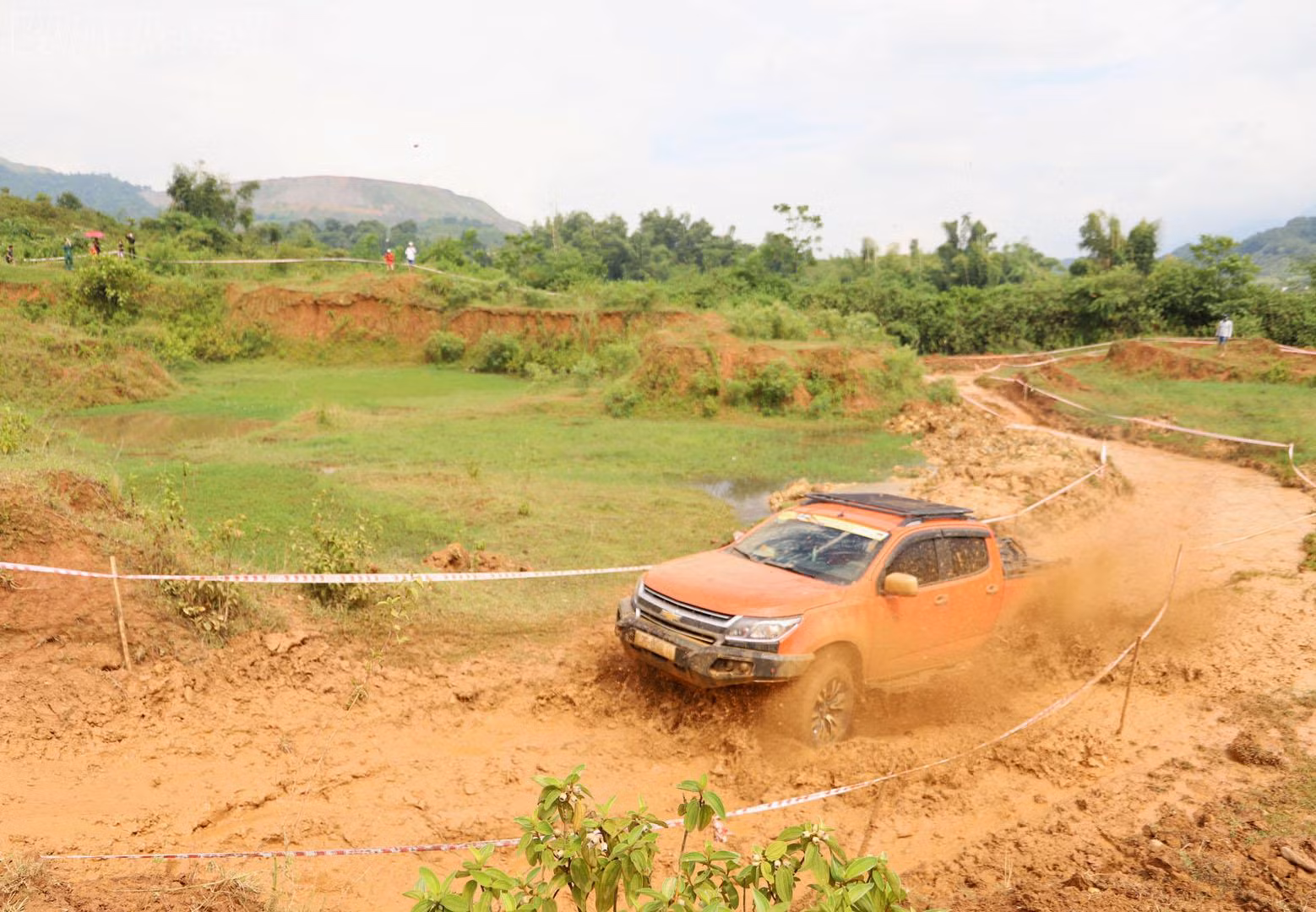 cac-van-dong-vien-tham-gia-trinh-dien-ky-nang-lai-xe-mua-giai-2022-492.jpg