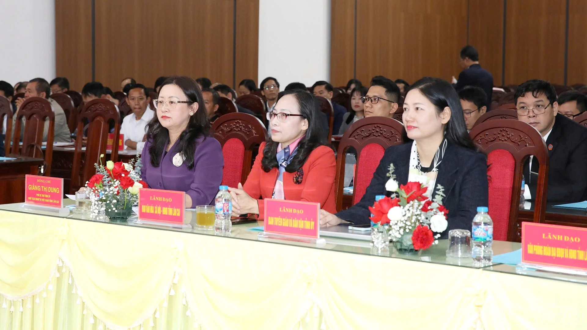 baolaocai-br_cac-dai-bieu-du.jpg