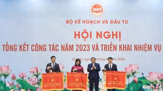 Tham mưu chiến lược, có tầm nhìn và bám sát diễn biến toàn cầu để kiến tạo phát triển đất nước