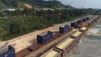 Năm 2025, xây dựng tuyến đường sắt khổ lồng kết nối giữa ga Lào Cai (Việt Nam) với ga Hà Khẩu Bắc (Vân Nam, Trung Quốc)