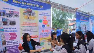 Hơn 600 người được tư vấn hướng nghiệp, giới thiệu việc làm 