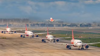 Hàng không "căng mình" phục vụ hành khách những ngày cao điểm giáp tết