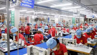 Tạo lợi thế cạnh tranh cho hàng dệt may xuất khẩu