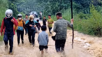Lũ dâng bất ngờ, tuyến đường nối từ Phong Hải (Bảo Thắng) đến La Pan Tẩn (Mường Khương) bị chia cắt tạm thời