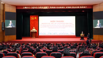 Phó Bí thư Thường trực Tỉnh ủy Vũ Xuân Cường khai mạc hội nghị nghiên cứu, học tập chuyên đề học Bác năm 2024 về tinh thần “7 dám”