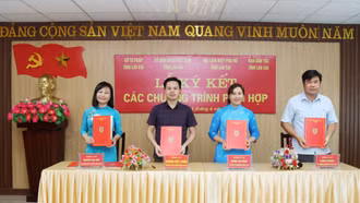 Ký kết chương trình phối hợp công tác