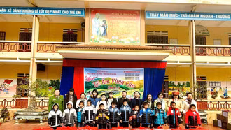 “Tết ấm vùng cao” tại xã Nậm Xé, huyện Văn Bàn