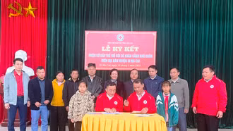 Thêm hai trẻ mồ côi được cán bộ Hội Chữ thập đỏ tỉnh nhận đỡ đầu