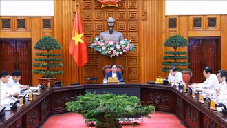 Thủ tướng chủ trì họp về điều hành chính sách tài khóa, tiền tệ, thị trường vàng